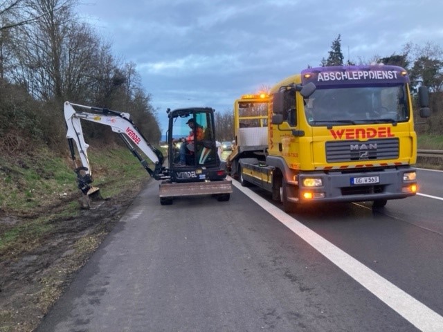 Erdreichsanierung auf Autobahn